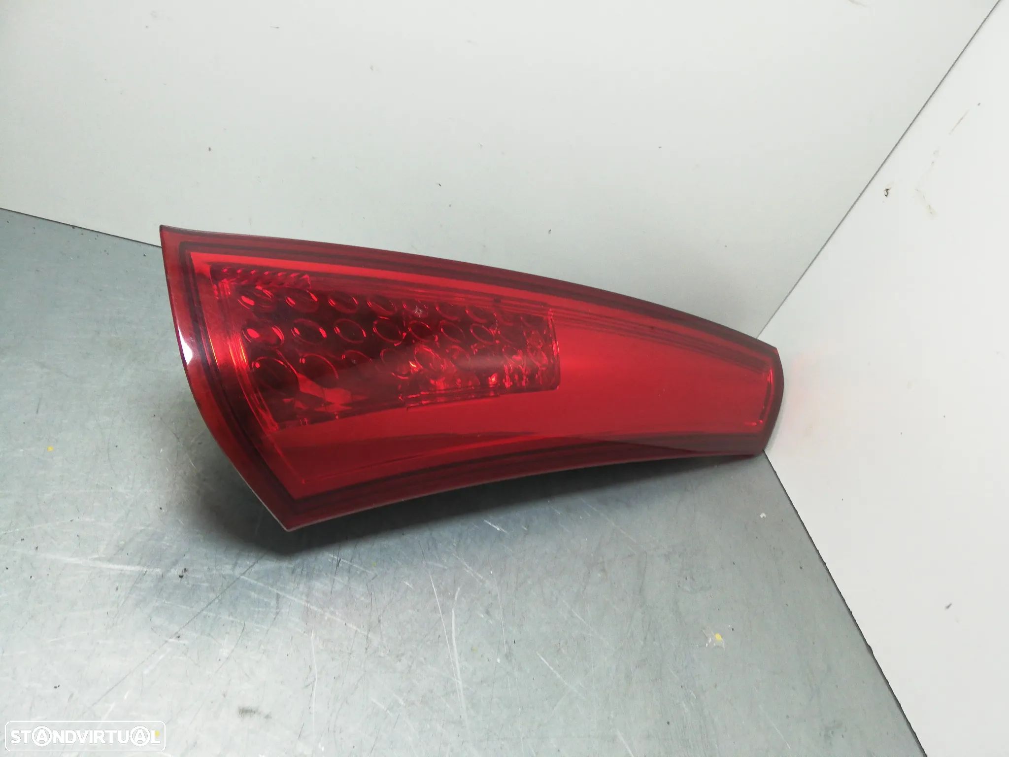 FAROLIM TRASEIRO DIREITO KIA CEED SPORTY REFª 756439 - 1