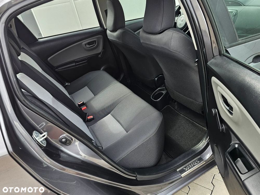 Toyota Yaris 1.0 VVT-i Team Deutschland - 25