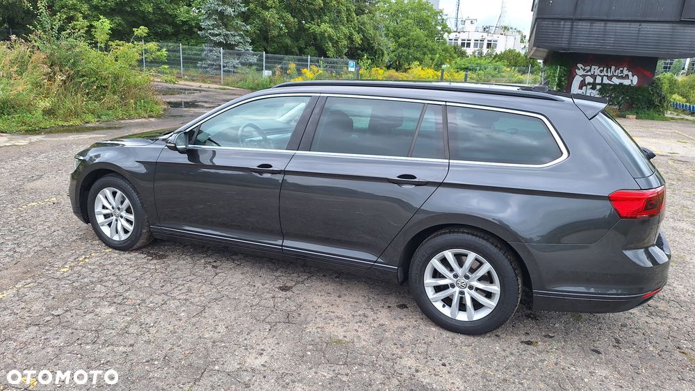 Volkswagen Passat 1.6 TDI SCR DSG Comfortline - 4
