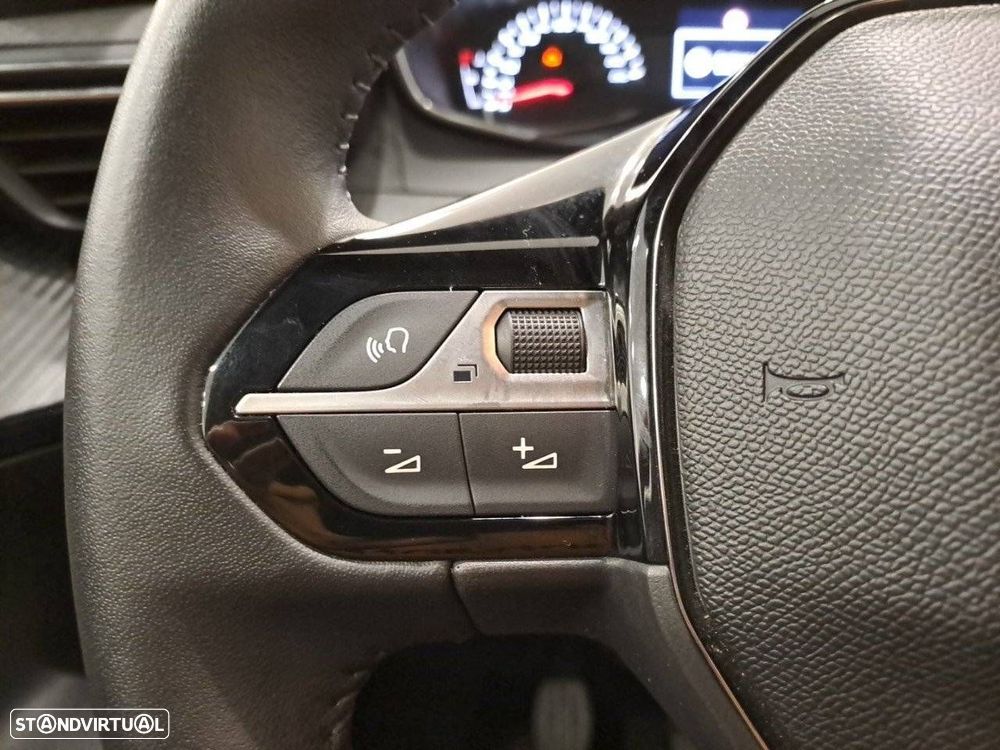 Peugeot 2008 1.2 PureTech Active - 18