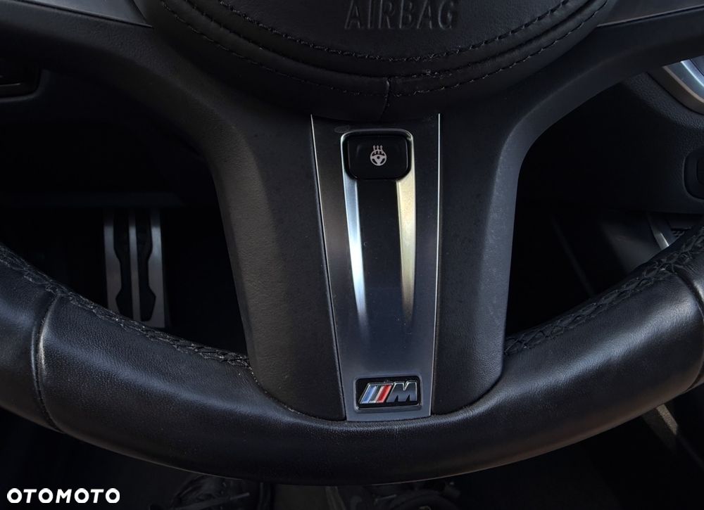 BMW Seria 3 330e M Sport - 35