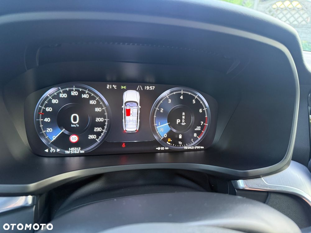 Volvo V60 B3 B DKG Momentum Pro - 32