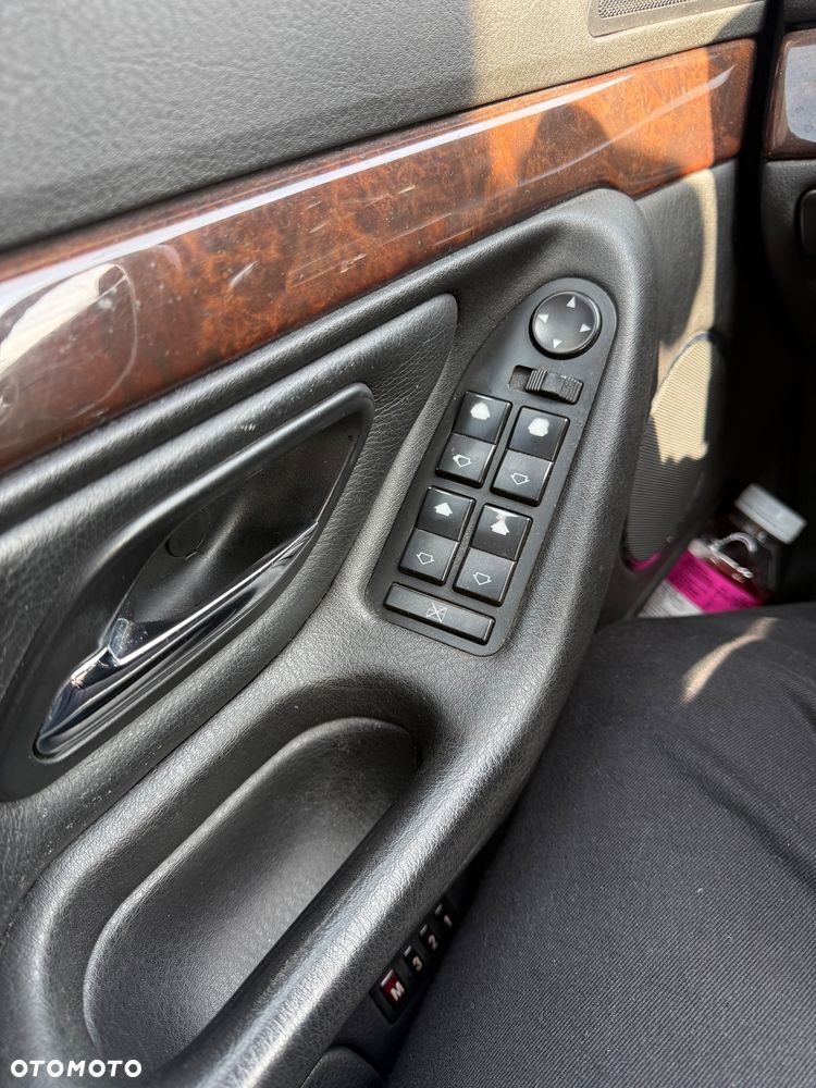 BMW Seria 7 740i - 12