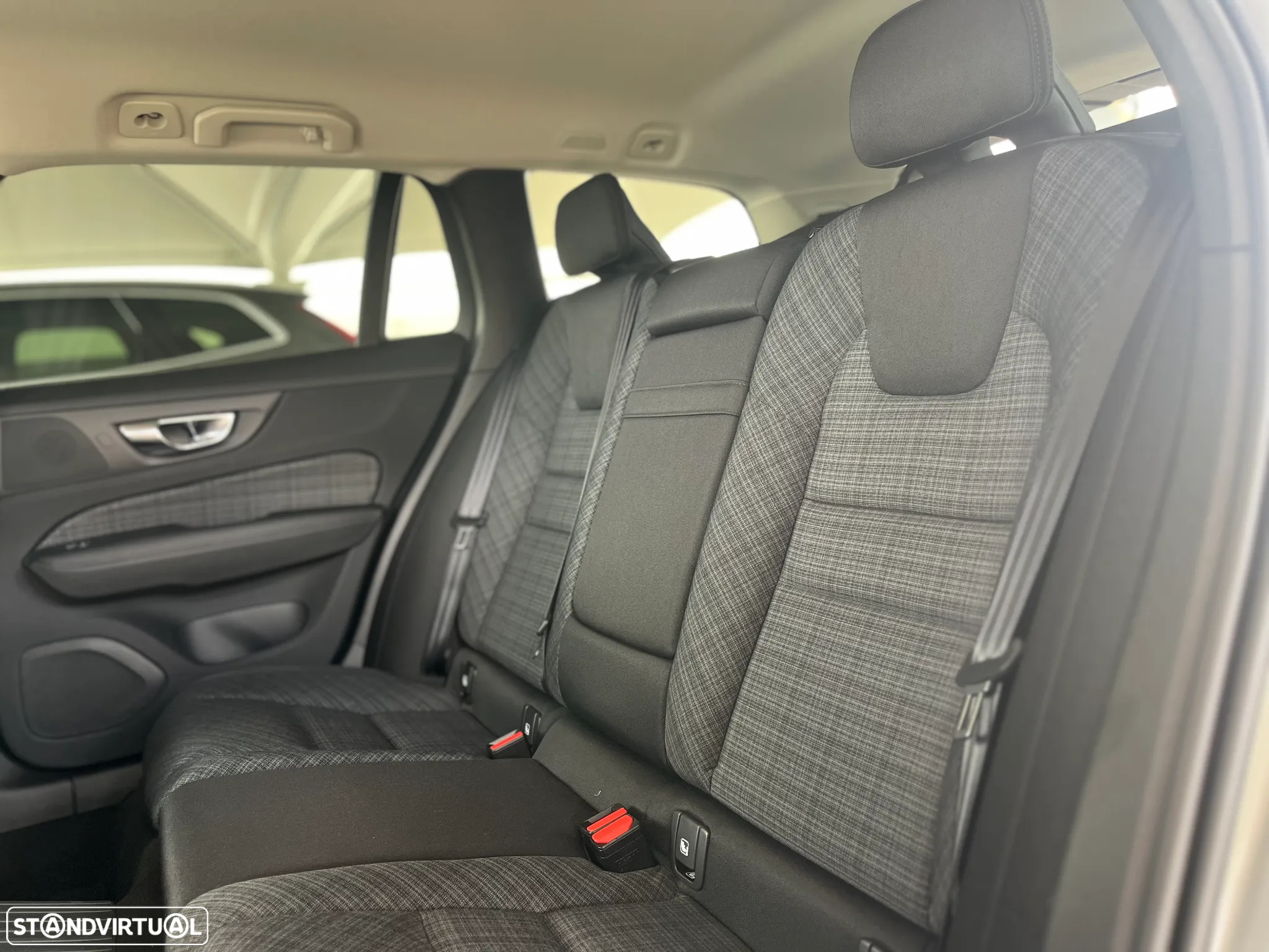 Volvo V60 2.0 T6 AWD TE Core - 23