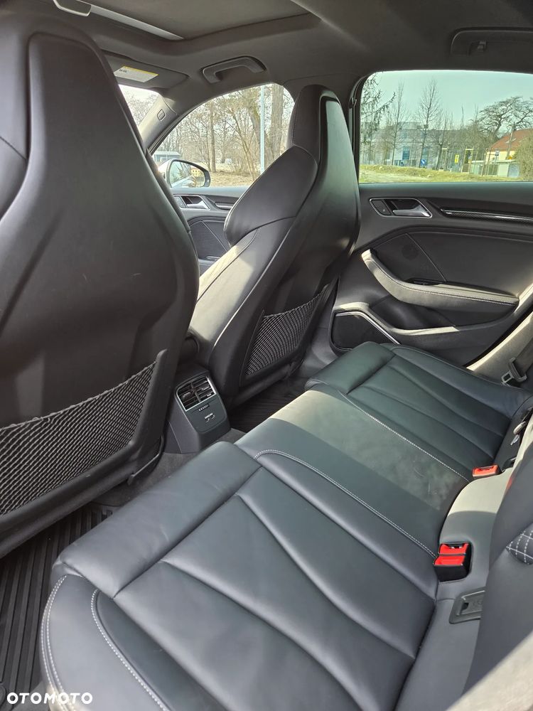 Audi S3 S tronic - 17