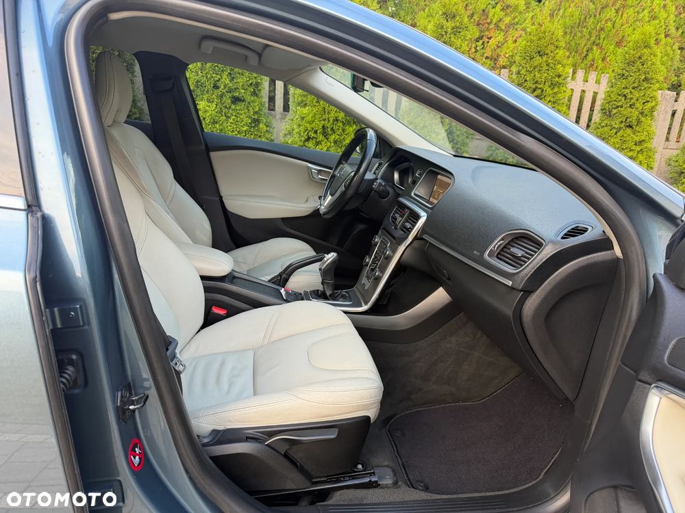 Volvo V40 D2 Momentum - 21