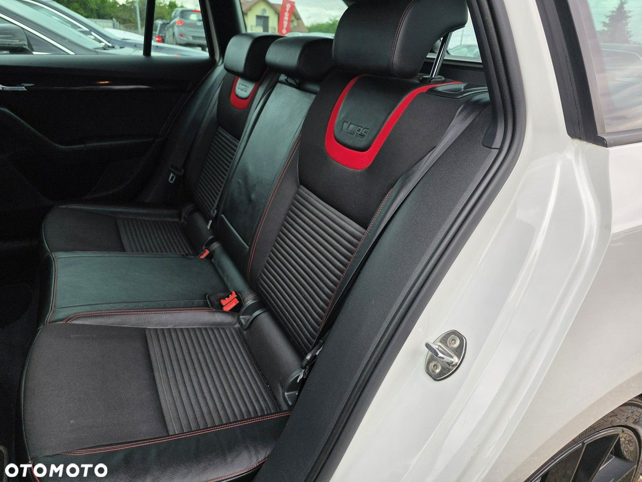 Skoda Octavia 2.0 TDI RS Challenge DSG - 13