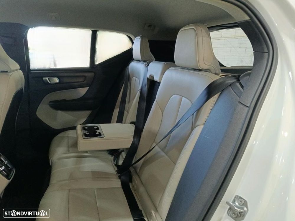 Volvo XC 40 2.0 D3 Momentum Geartronic - 6