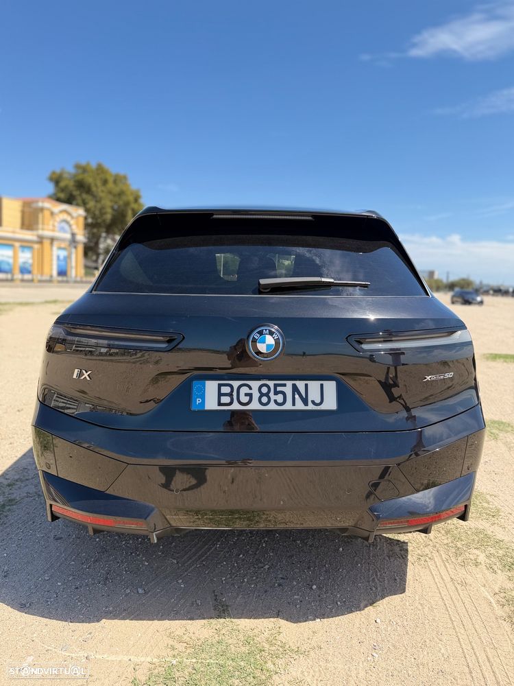 BMW iX xDrive 50 Pack Desportivo — fotografia 11