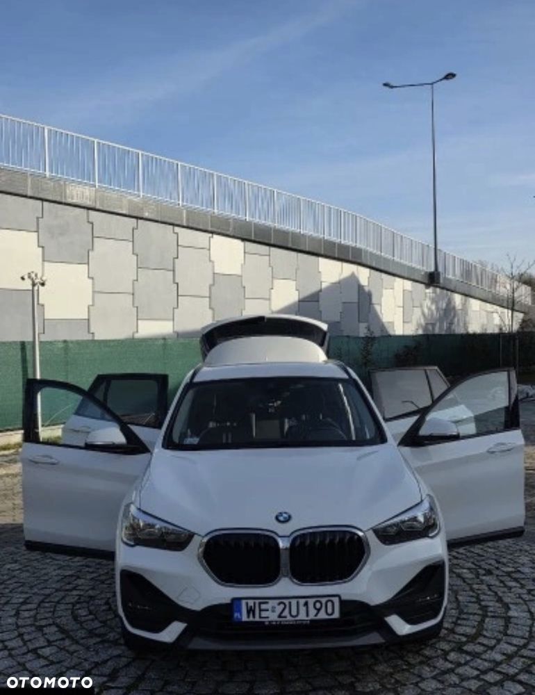 BMW X1 sDrive18i - 12