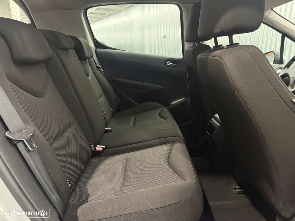 Peugeot 308 1.6 HDi Active J17 - 15