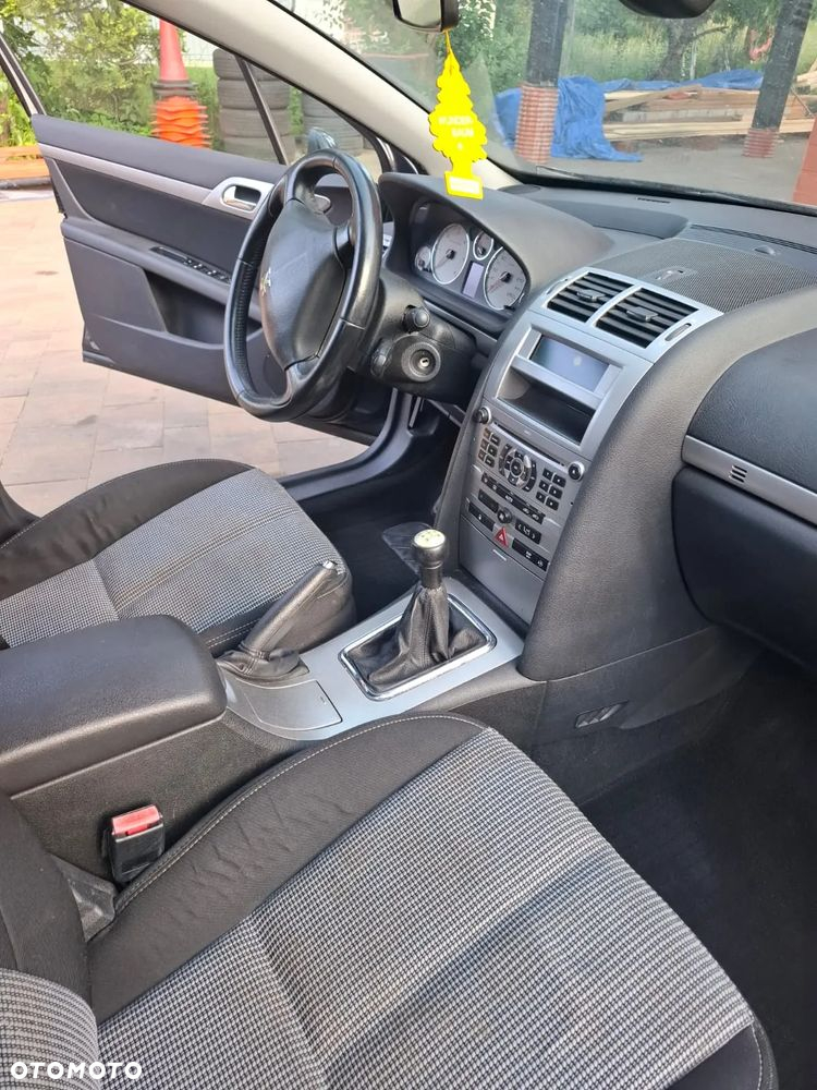 Peugeot 407 - 10