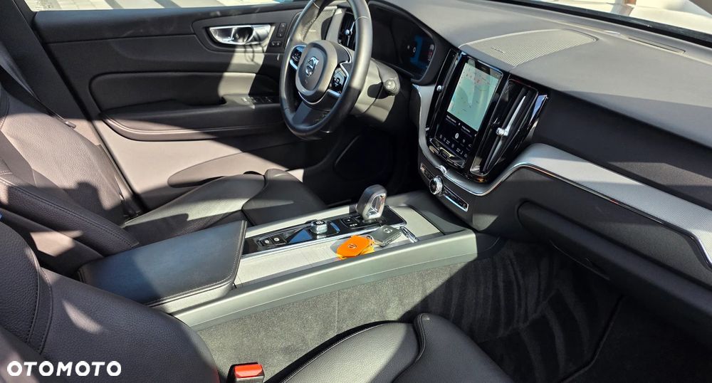 Volvo XC 60 B4 D AWD Ultimate Bright - 27