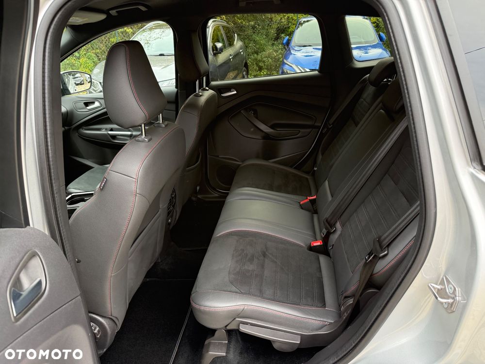 Ford Kuga 1.5 EcoBoost 2x4 ST-Line - 12