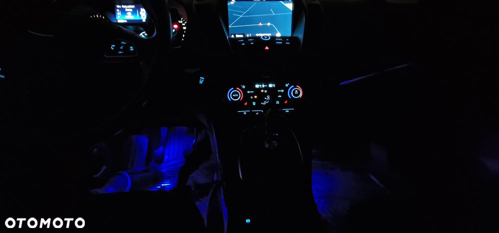 Ford Kuga 2.0 TDCi AWD Titanium - 24
