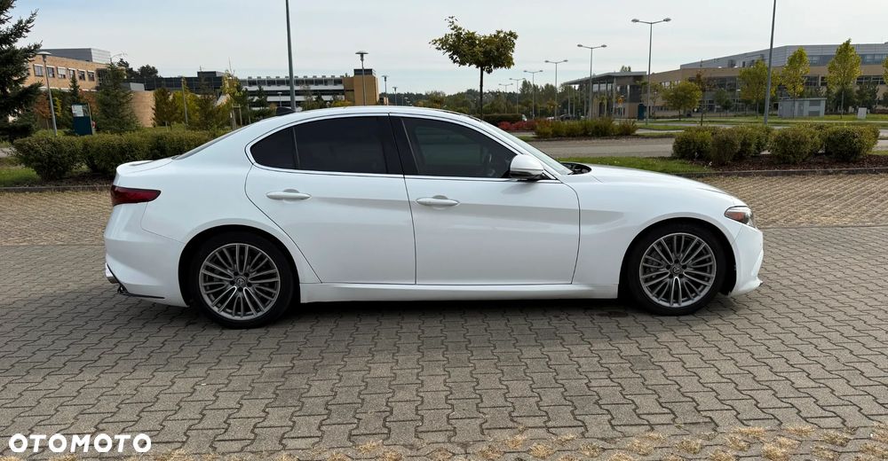 Alfa Romeo Giulia 2.0 Turbo 16V AT8 Veloce - 8