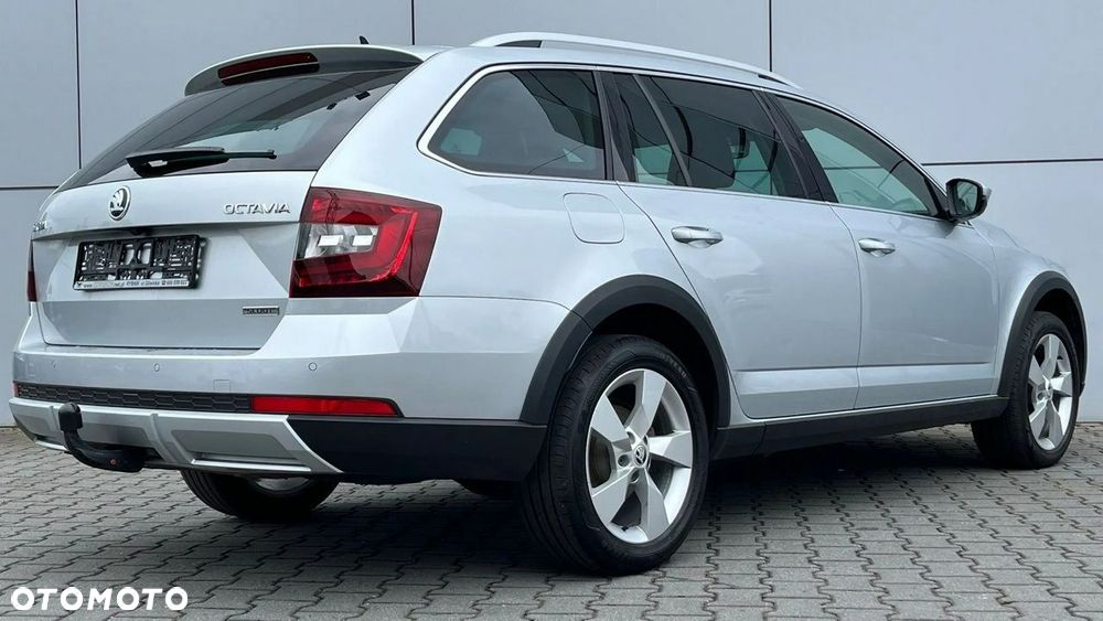 Skoda Octavia Scout 2.0 TDI 4x4 DSG - 9