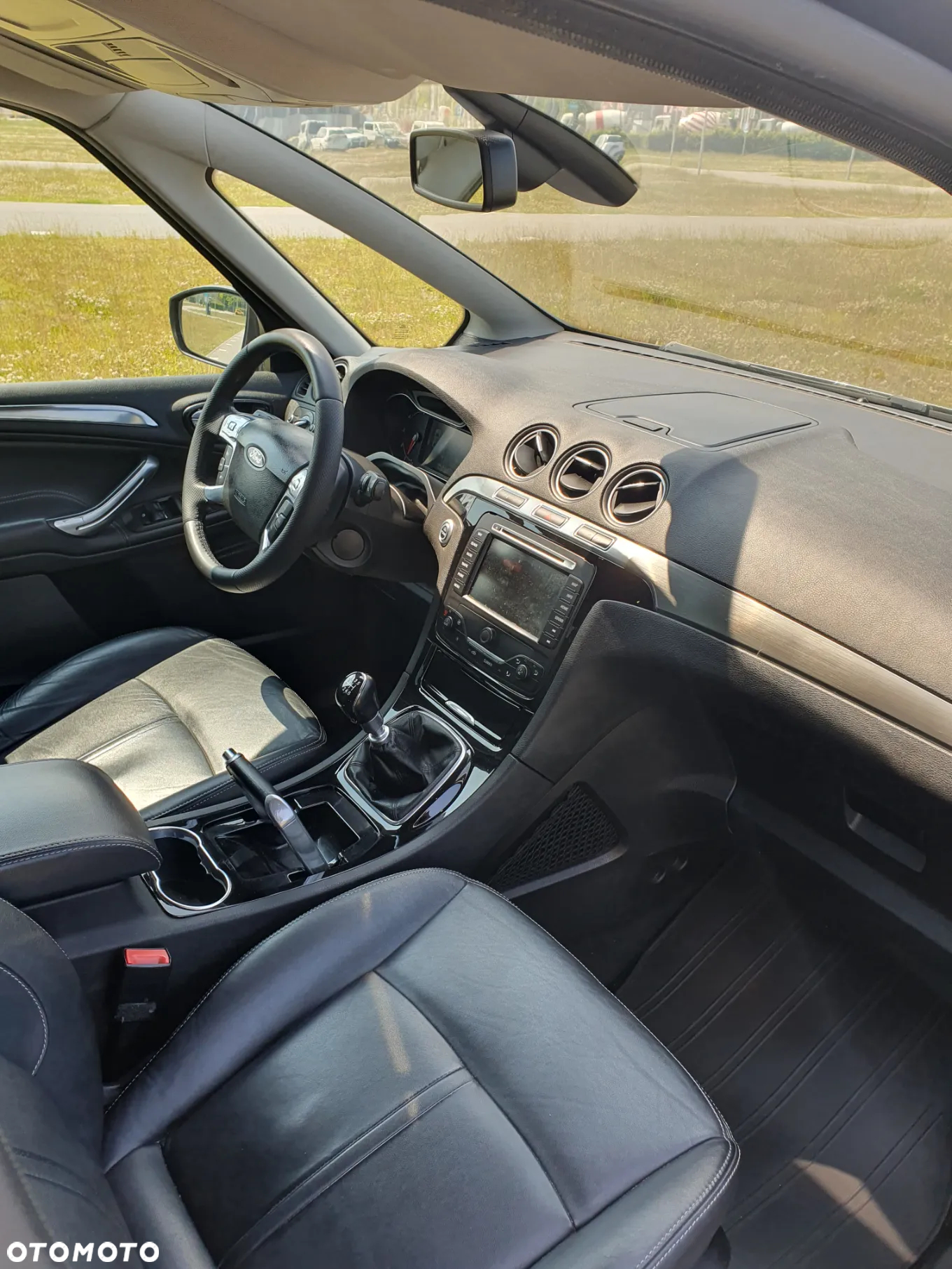 Ford S-Max - 11