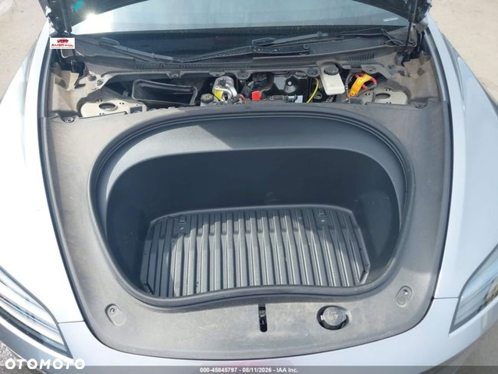 Tesla Model 3 - 9