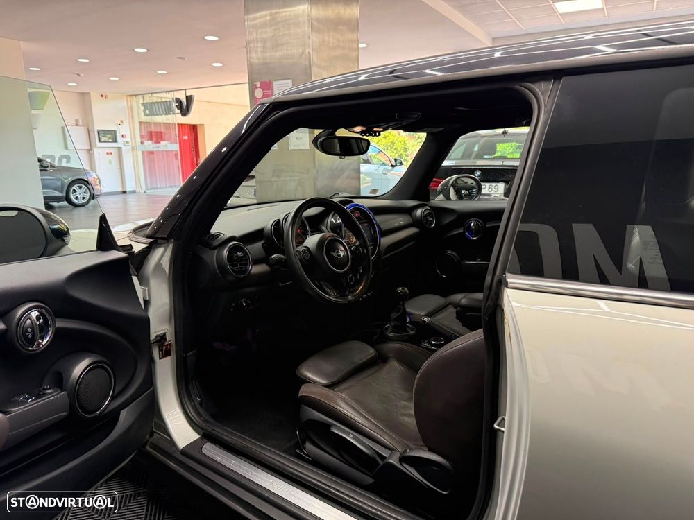 MINI 3 Portas Cooper D Auto - 27