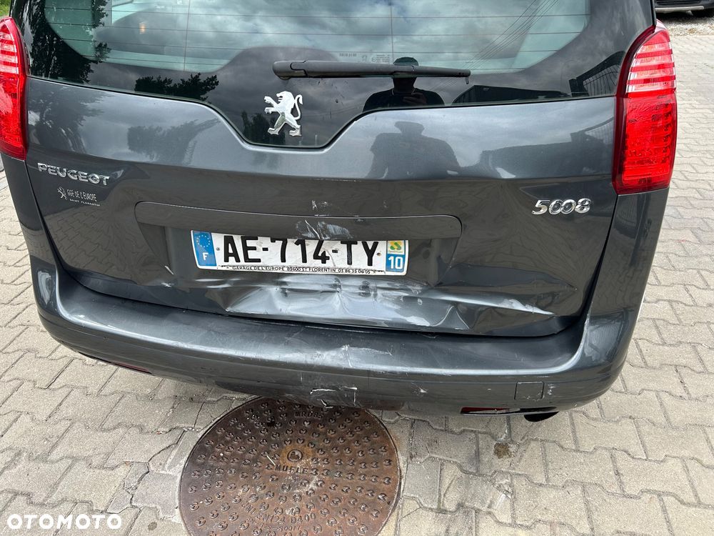 Peugeot 5008 - 8