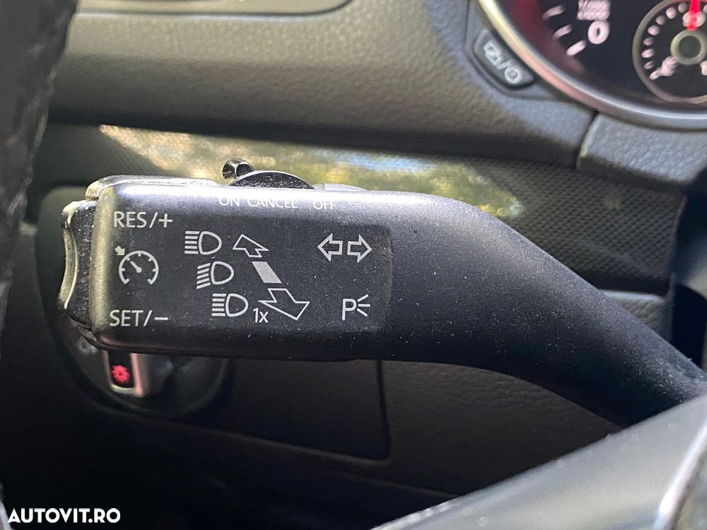 Volkswagen Golf - 10