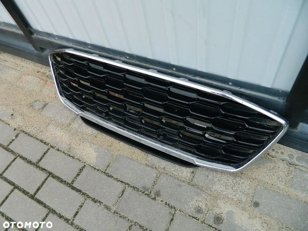 ATRAPA GRILL FORD PUMA II MK2 LITB-8B271-B - 3