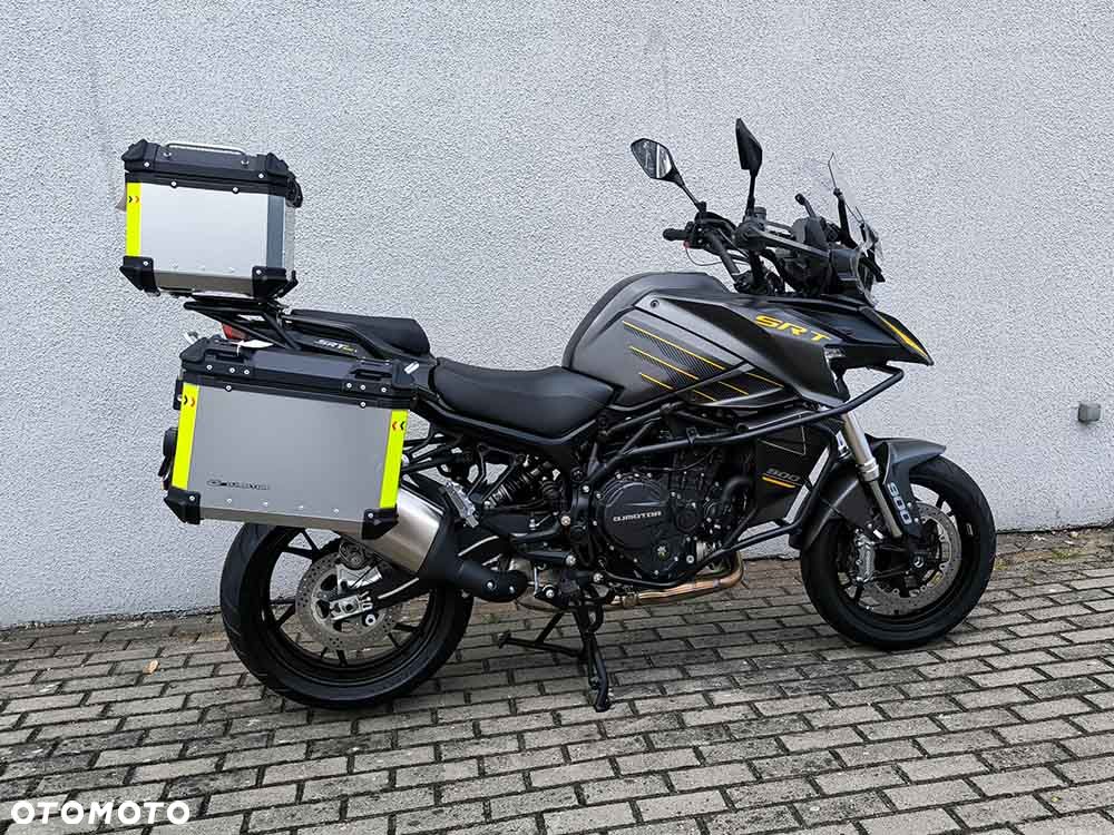 QJMOTOR SRT900S - 18
