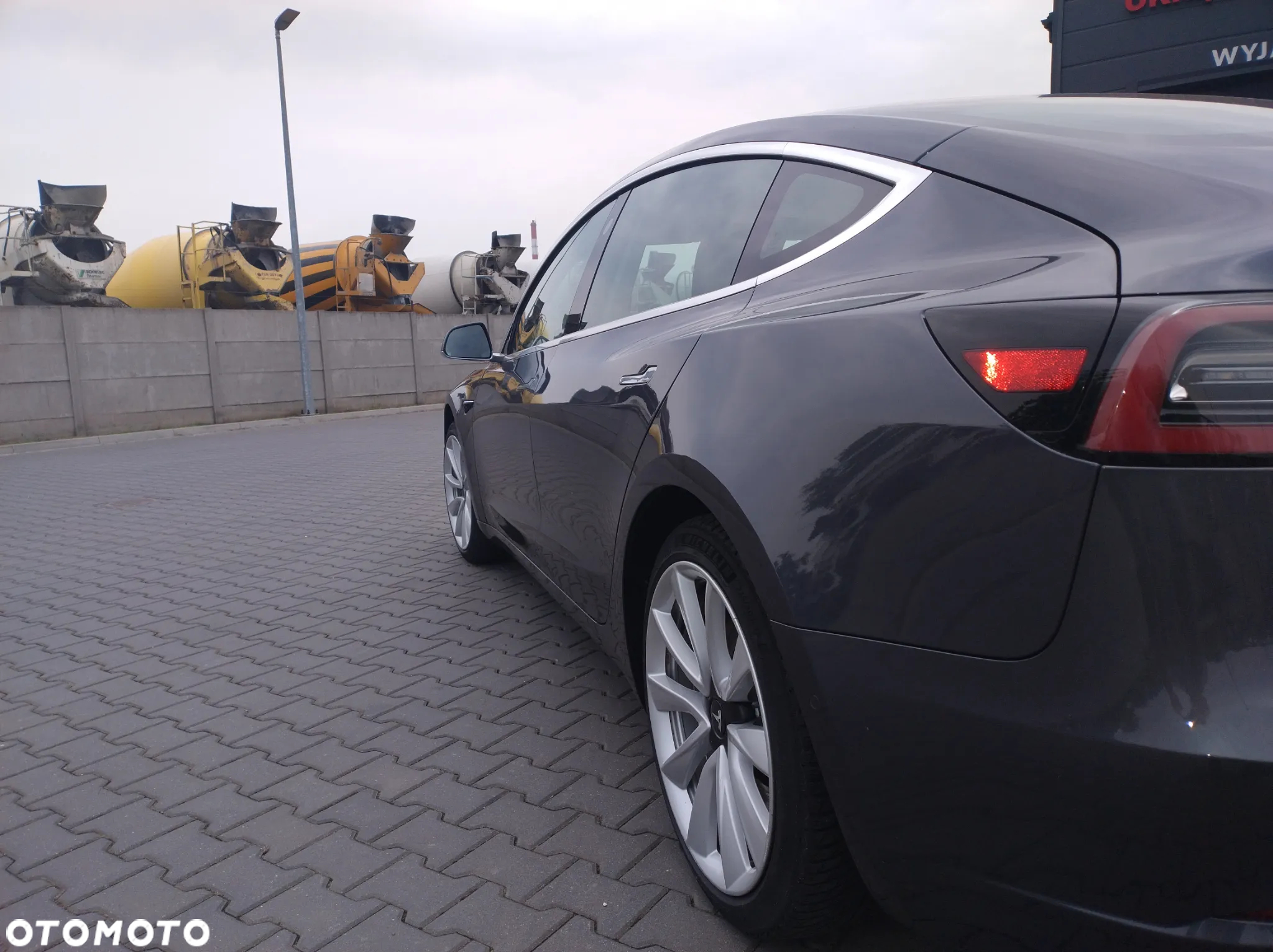 Tesla Model 3 Standard Reichweite Plus Hinterradantrieb - 5