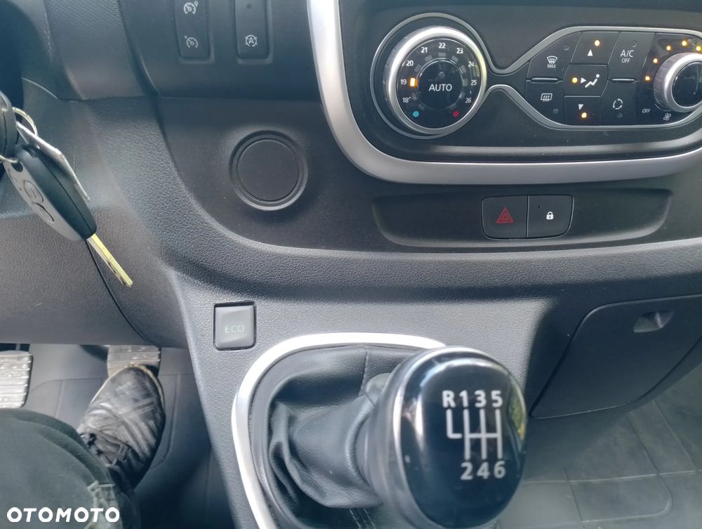 Nissan NV300 - 35