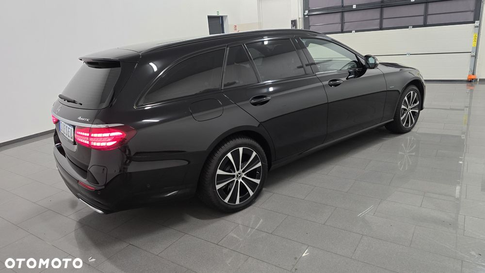 Mercedes-Benz Klasa E 300 de 4Matic T 9G-TRONIC AMG Line - 3