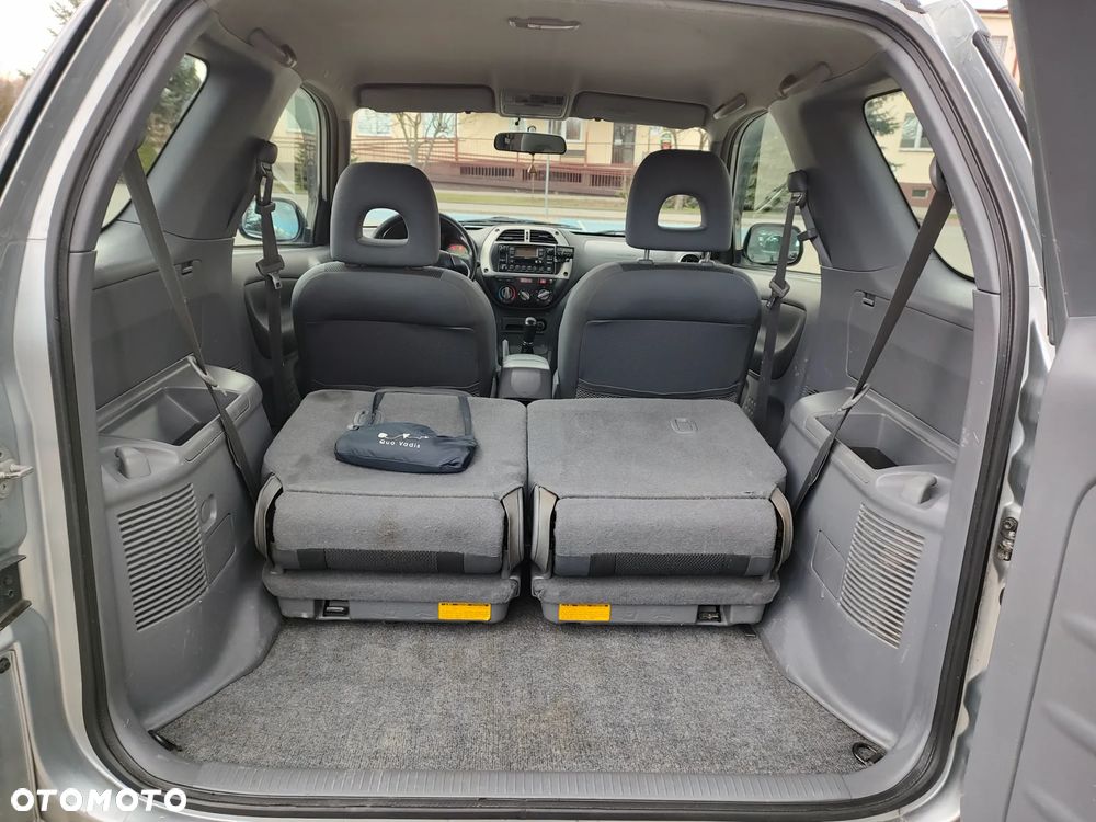 Toyota RAV4 4x4 Edition - 18