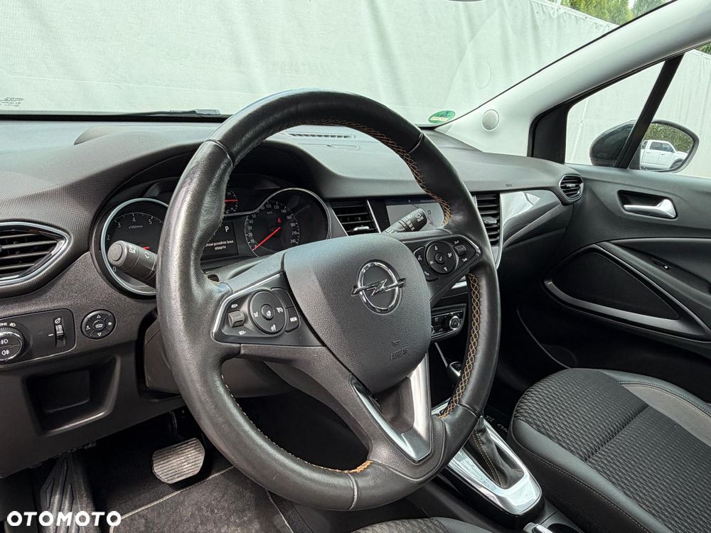 Opel Crossland X 1.2 T Design Line S&S - 17