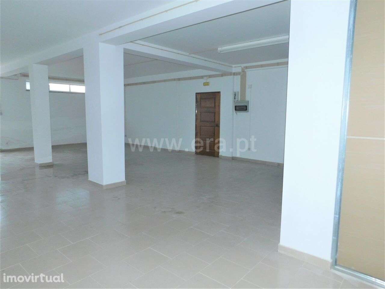 Garagem / Seia, Seia, São Romão e Lapa dos Dinheiros - Grande imagem: 4/5