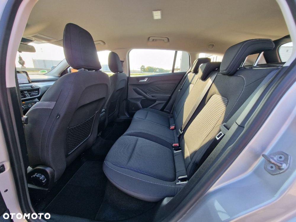 Ford Focus SW - 21