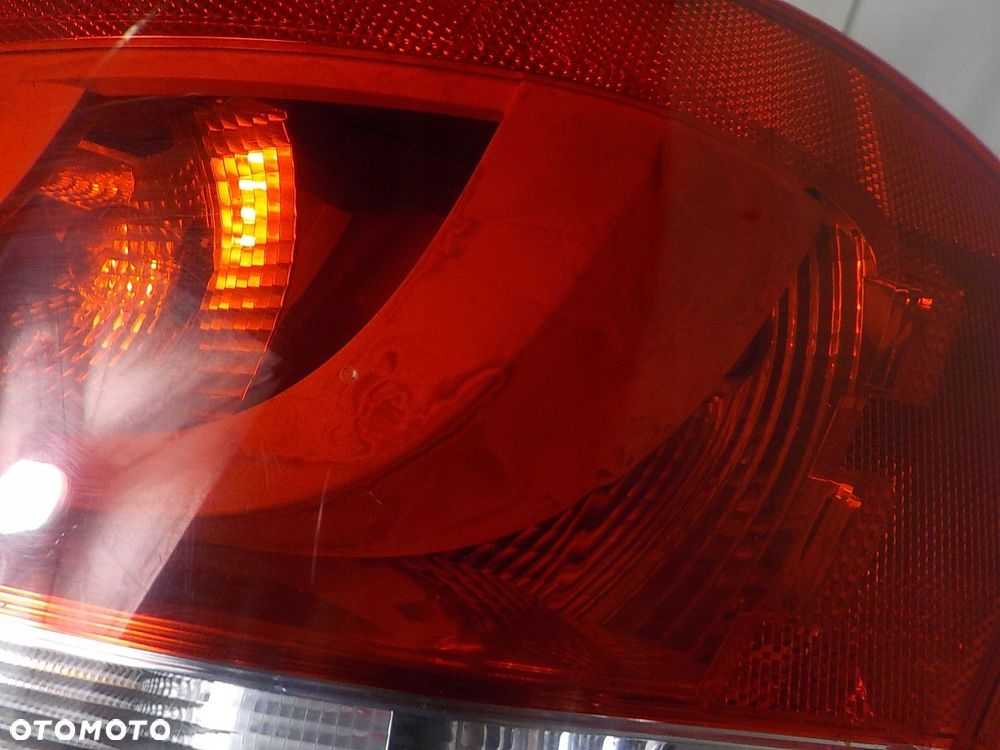BMW 1 E82 E88 LIFT LAMPA PRAWA TYŁ TYLNA - 4