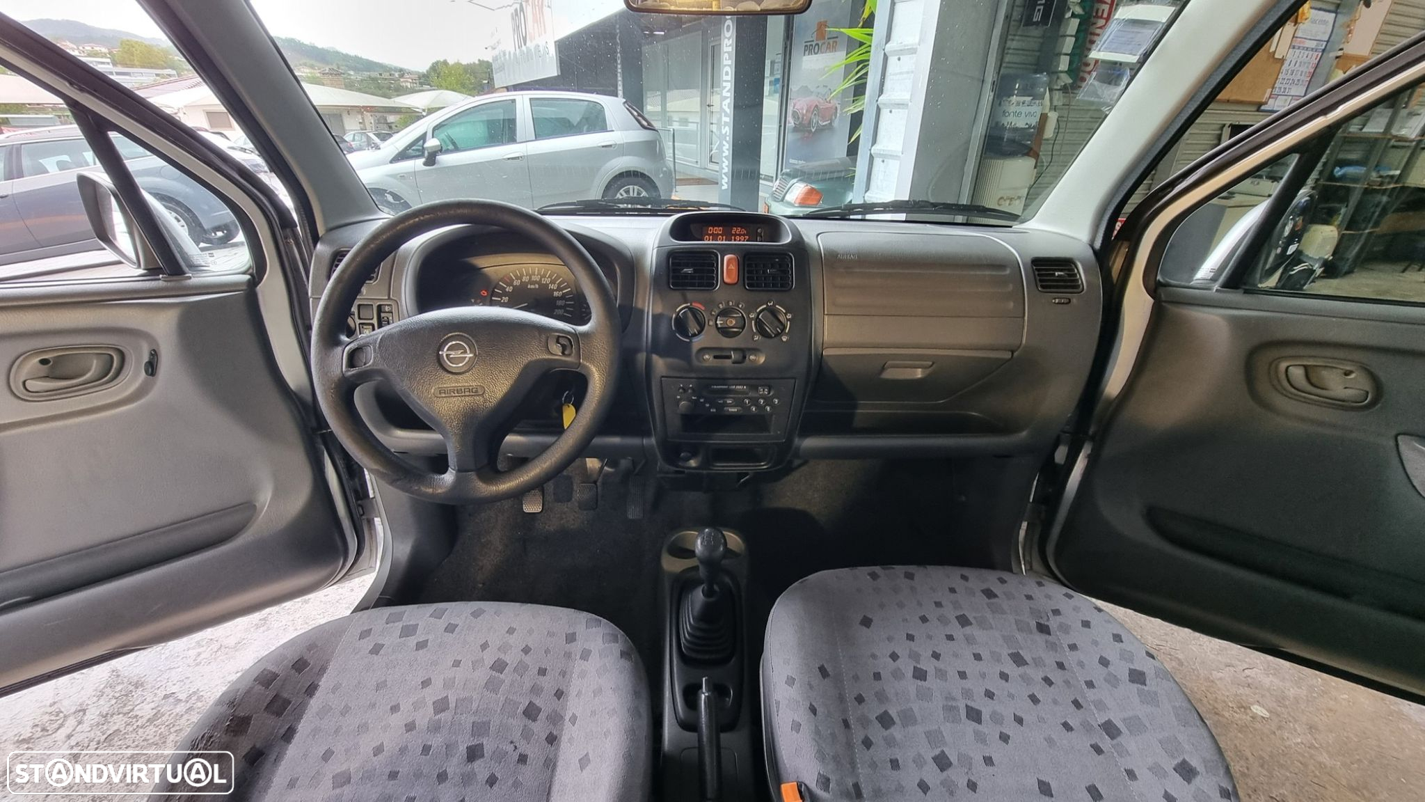 Opel Agila 1.0 12V - 4