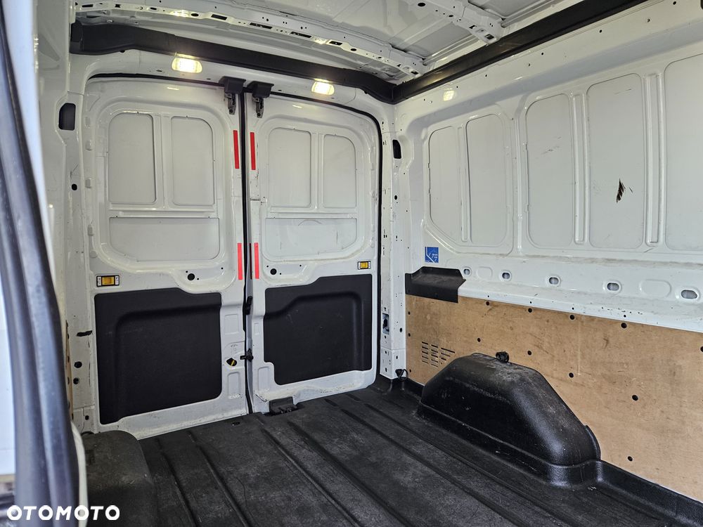 Ford Transit - 12