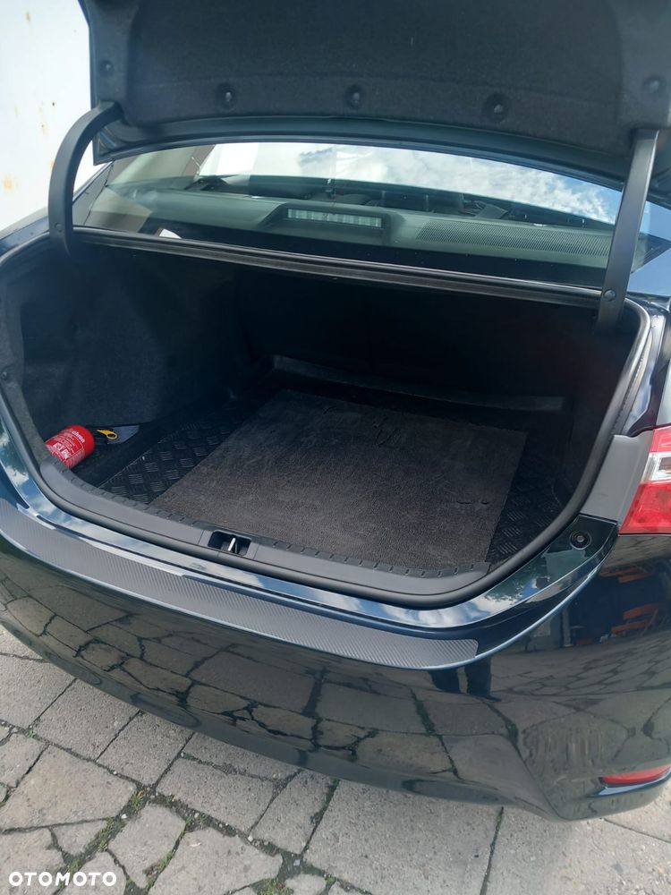 Toyota Corolla 1.6 Active - 12