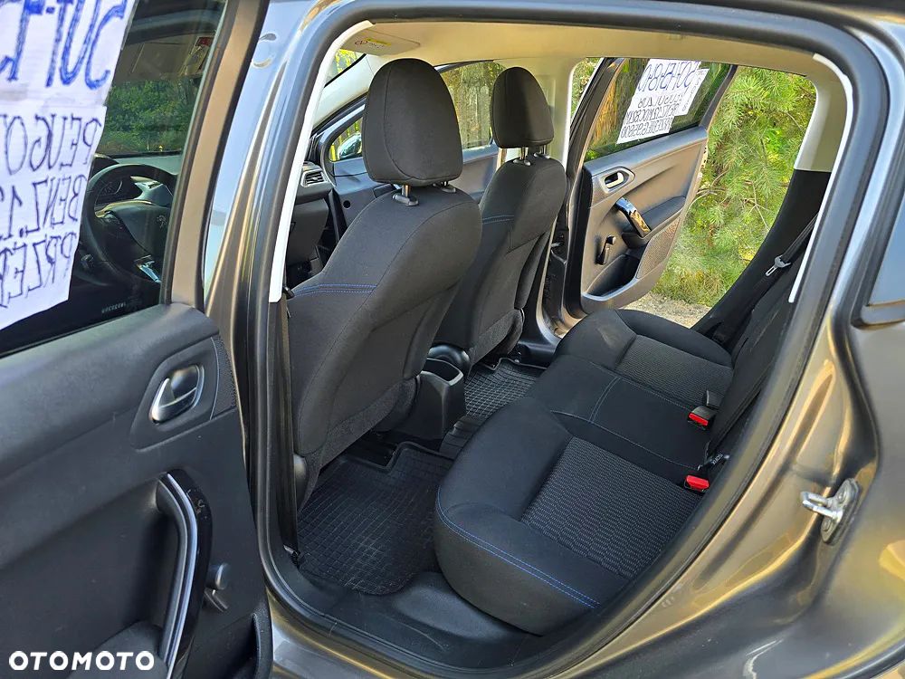 Peugeot 208 PureTech 82 Urban Move - 11