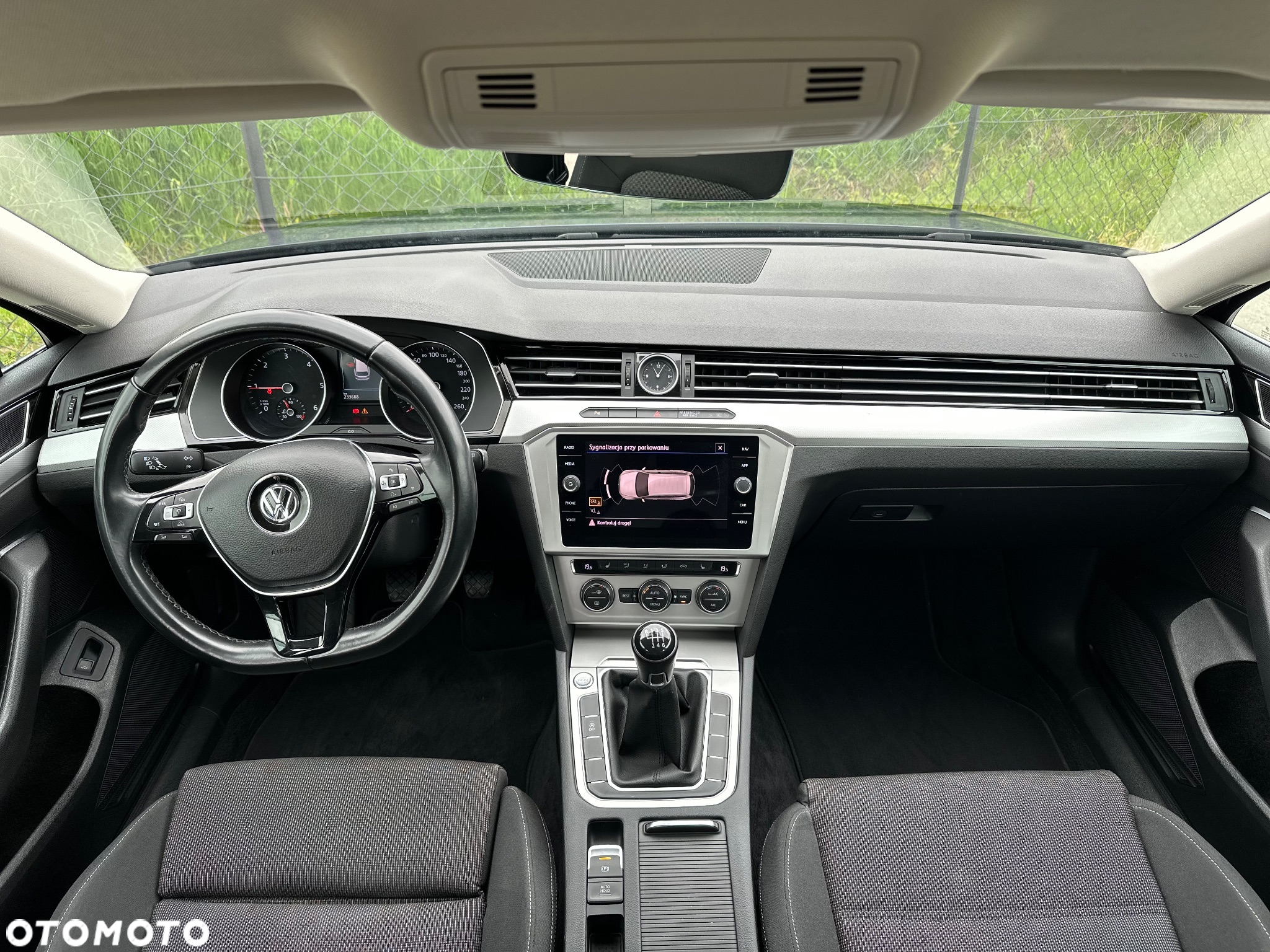 Volkswagen Passat Variant 2.0 TDI (BlueMotion Technology) Highline - 14