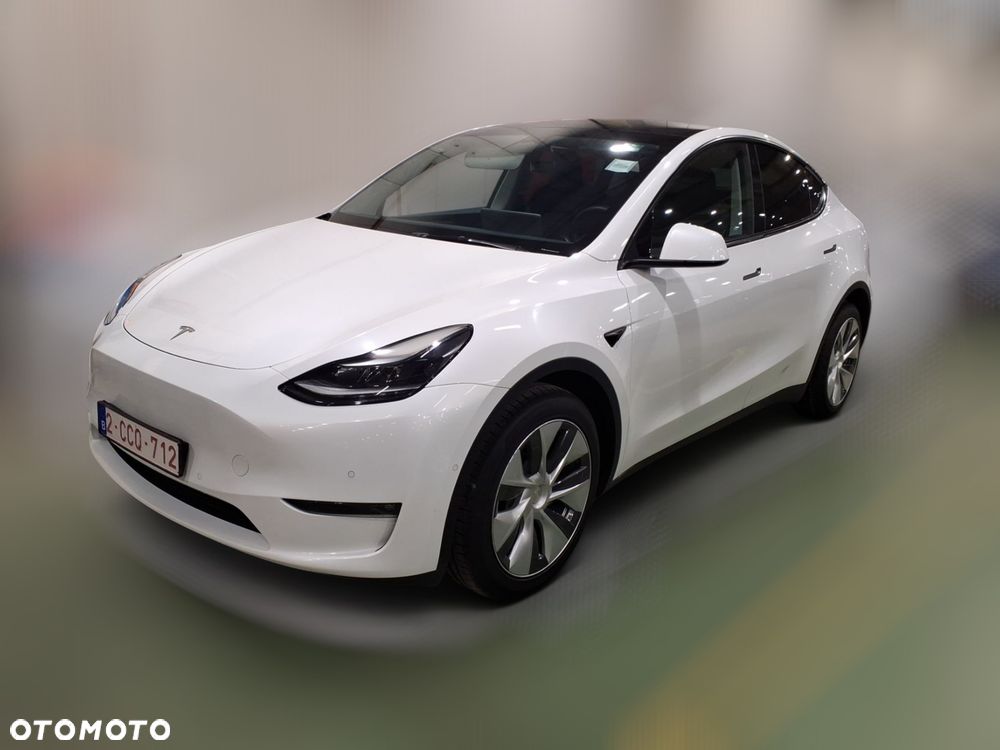 Tesla Model Y Long Range AWD - 4