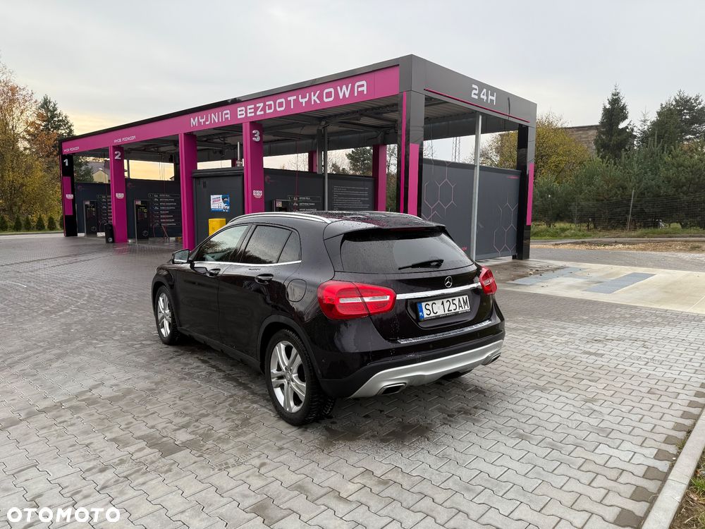 Mercedes-Benz GLA 200 7G-DCT - 5