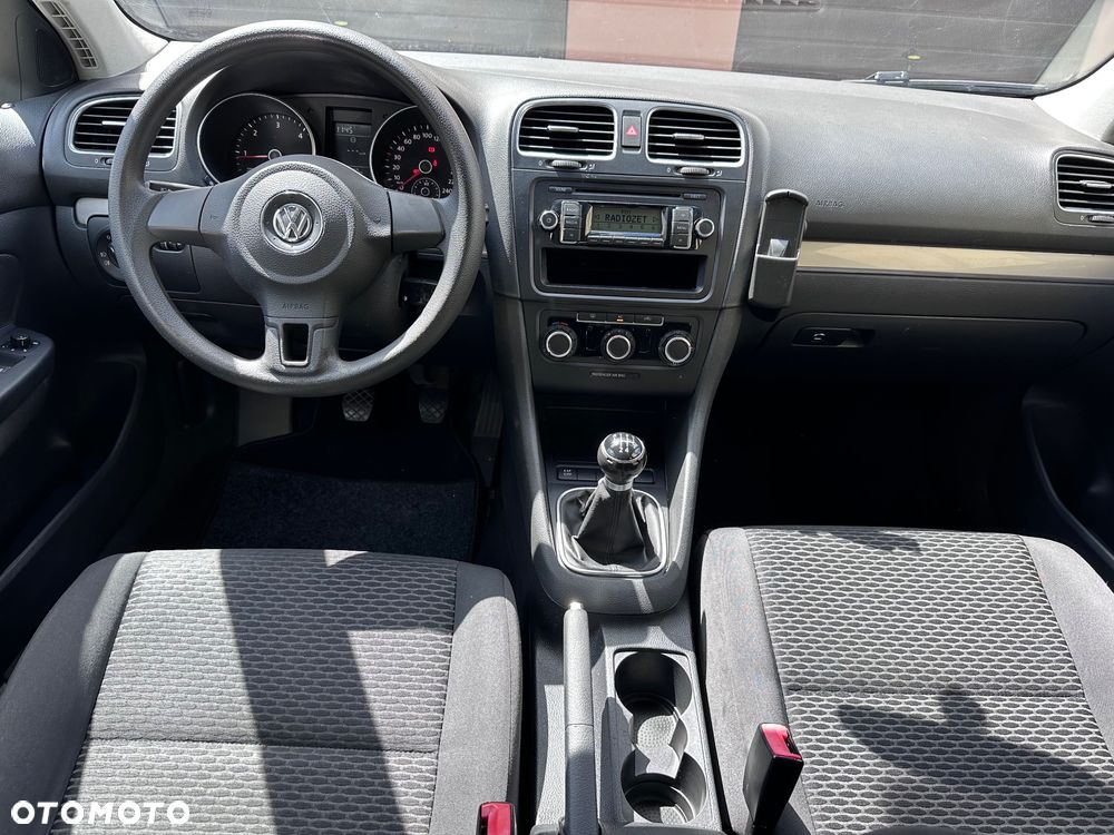 Volkswagen Golf - 24