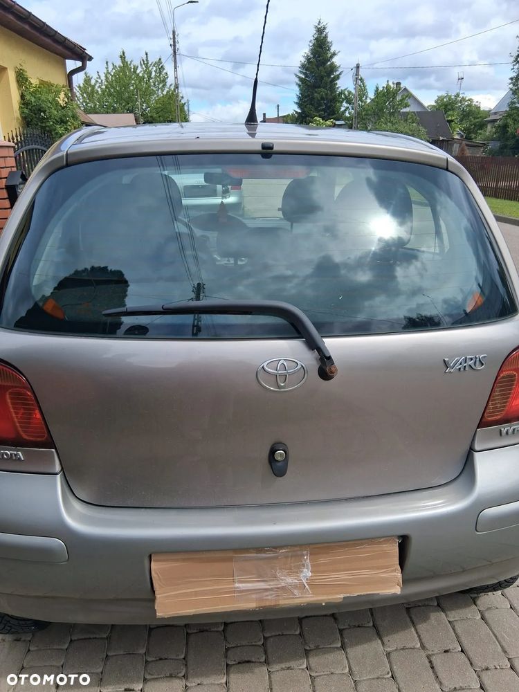 Toyota Yaris - 15