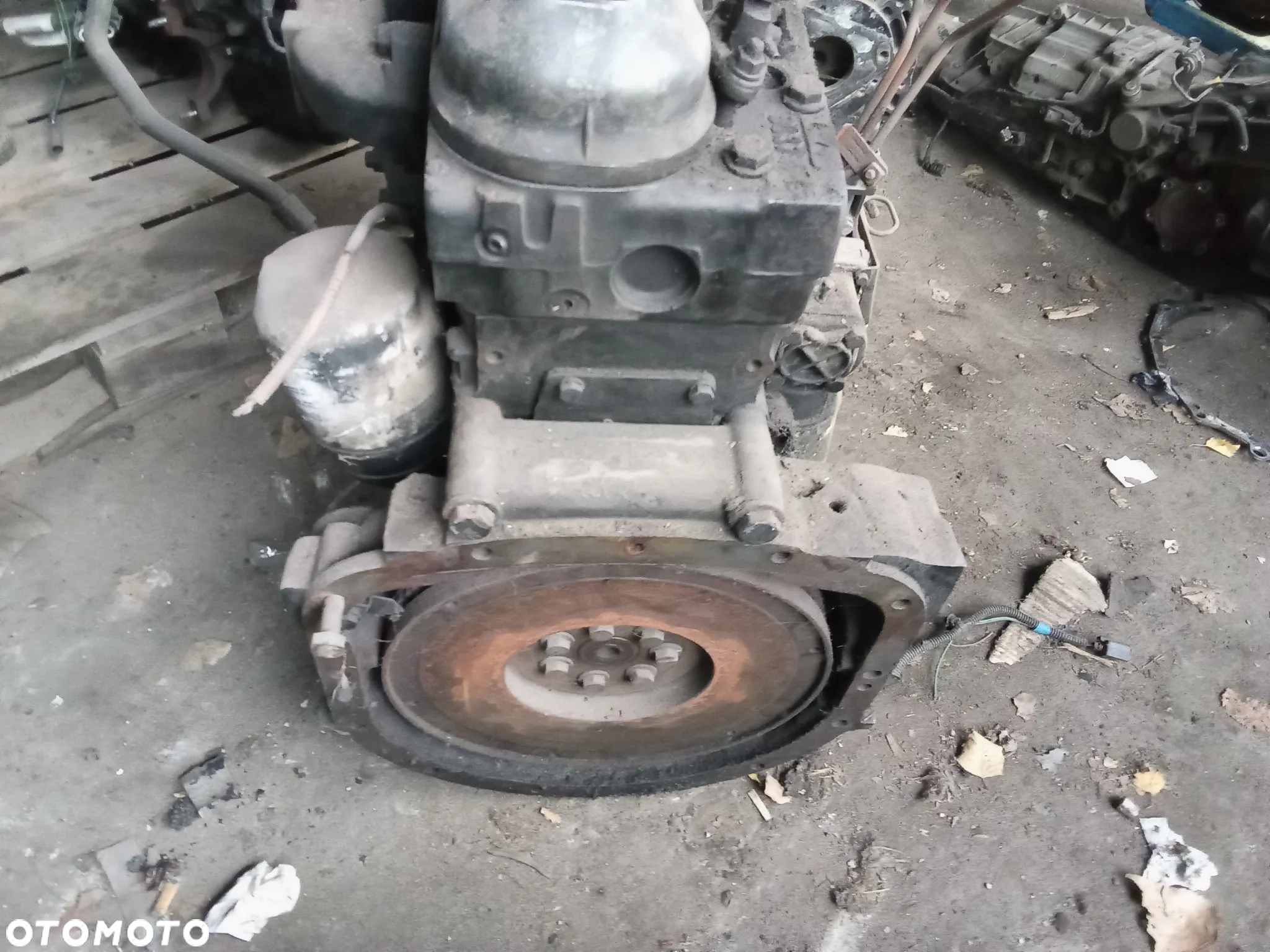 New Holland Iveco silnik 3 cylindry 8035.25 - 4