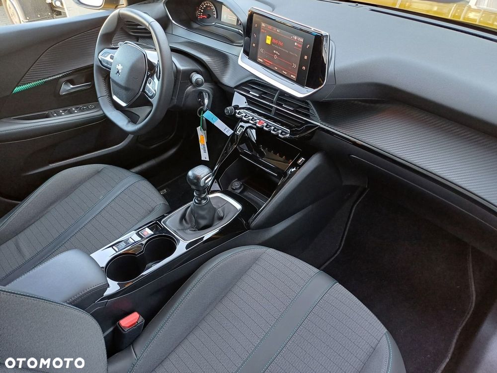 Peugeot 208 - 14