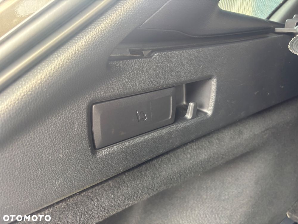 Toyota Corolla 2.0 Hybrid Comfort - 16