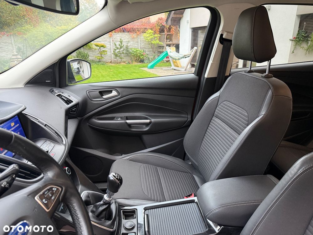 Ford Kuga - 10