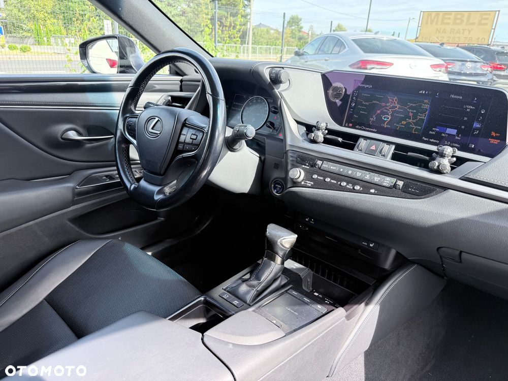 Lexus ES 2021